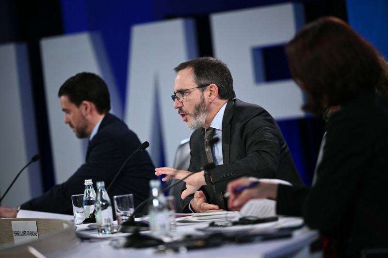 FMI eleva el crecimiento global para 2025 gracias a un "modesto" impacto comercial en EEUU